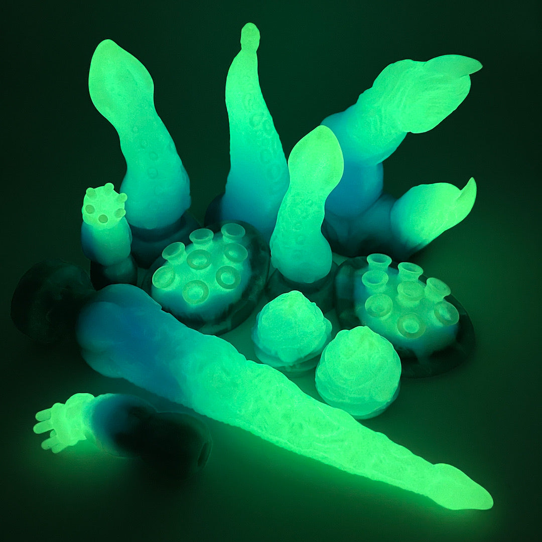 Colossus 'Roll For Frost Damage!' GITD mini medium (OO50) *NEW TOY!*