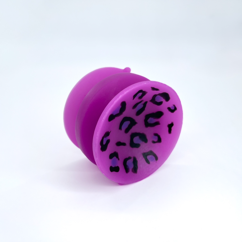 Double-sided suction cup 'Vio-Leopard #2' UV/GITD small